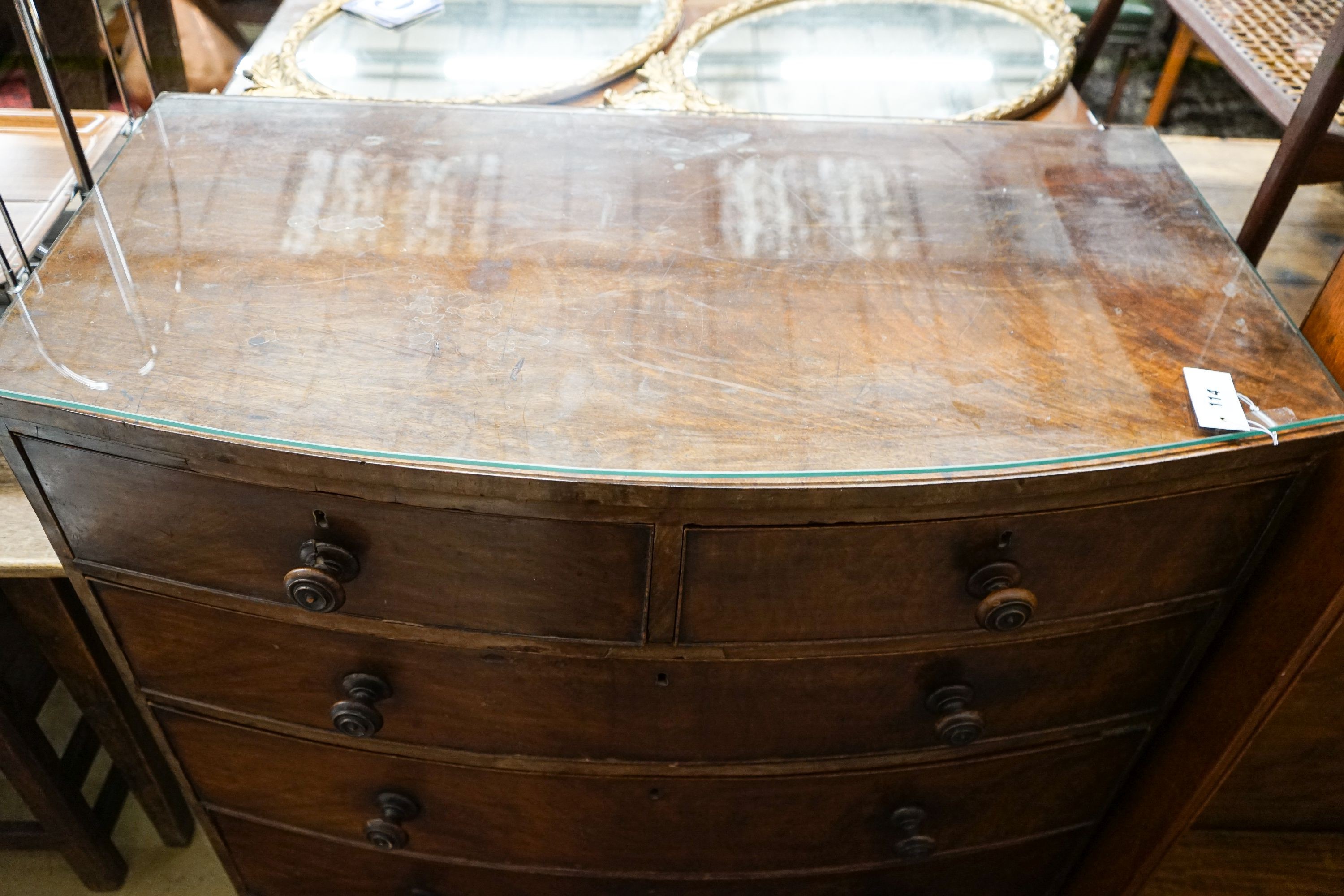 A Regency mahogany bowfront chest, width 104cm, depth 54cm, height 105cm
